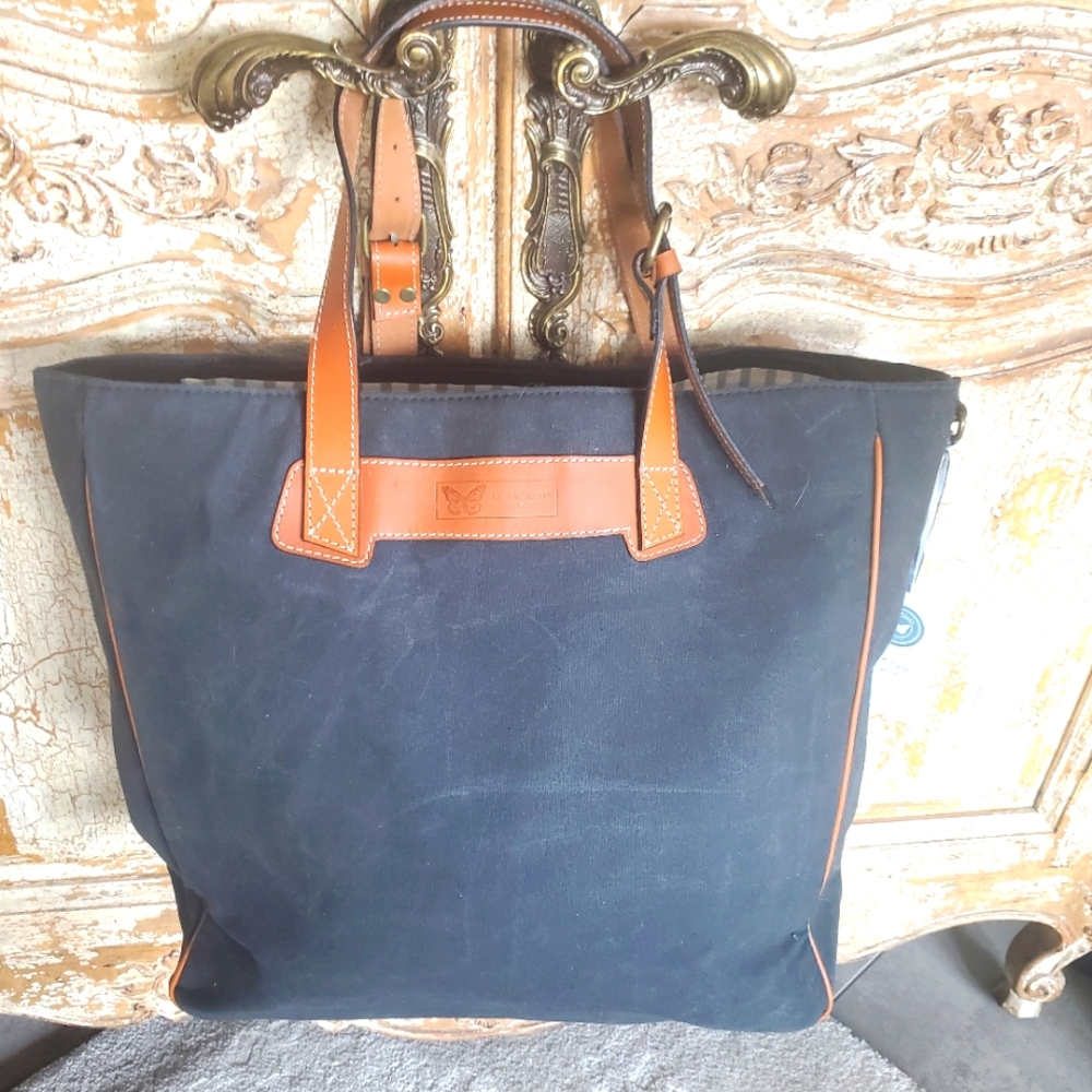 LA PAPILLON Extra Large Black Canvas Tote New with Tags - Picture 2 of 12